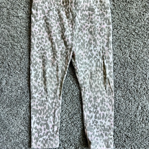 Nike Toddler Outfit - Picture 4 of 7